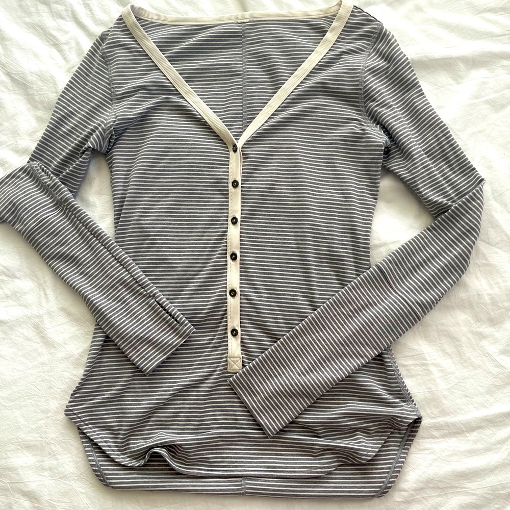 Lululemon long sleeve, size 6